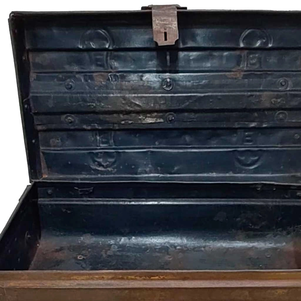Valigia artigianale in metallo, 67x37x25h cm