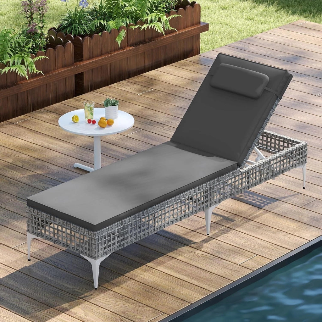 Lettino da giardino con schienale regolabile su 6 livelli, sedia reclinabile in rattan PE con cuscino e poggiatesta imbottiti estraibili, lettino per piscina, balcone, patio