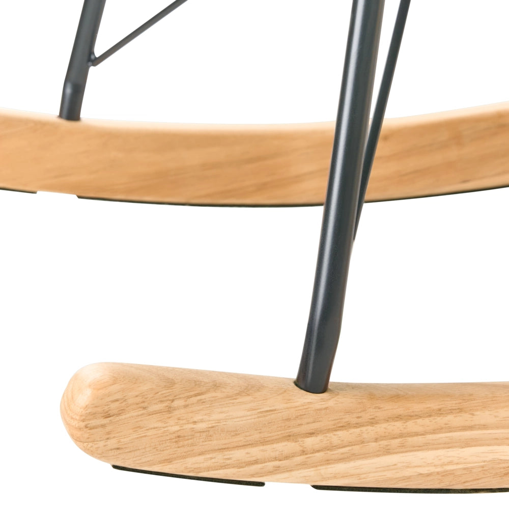 Sedia A Dondolo Velluto Beige Gambe In Metallo Pattini In Legno Moderni