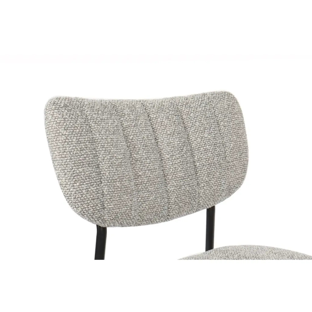 Set di 2 sedie NORAYA – Tessuto grigio chiaro – Gambe in metallo – Design compatto – Eleganza moderna e minimalista