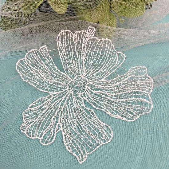 Decorazioni per Abbigliamento e Borse - 2 Pezzi - Applicazioni Decorative - Ideali per Matrimoni - Diametro 15 cm - Poliestere - Per Abito e Borse - Applicazione