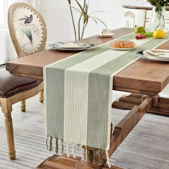 Tavolo da pranzo in stile rustico con macramé di cotone, 180 cm, pennelli da mano, colore salmone.