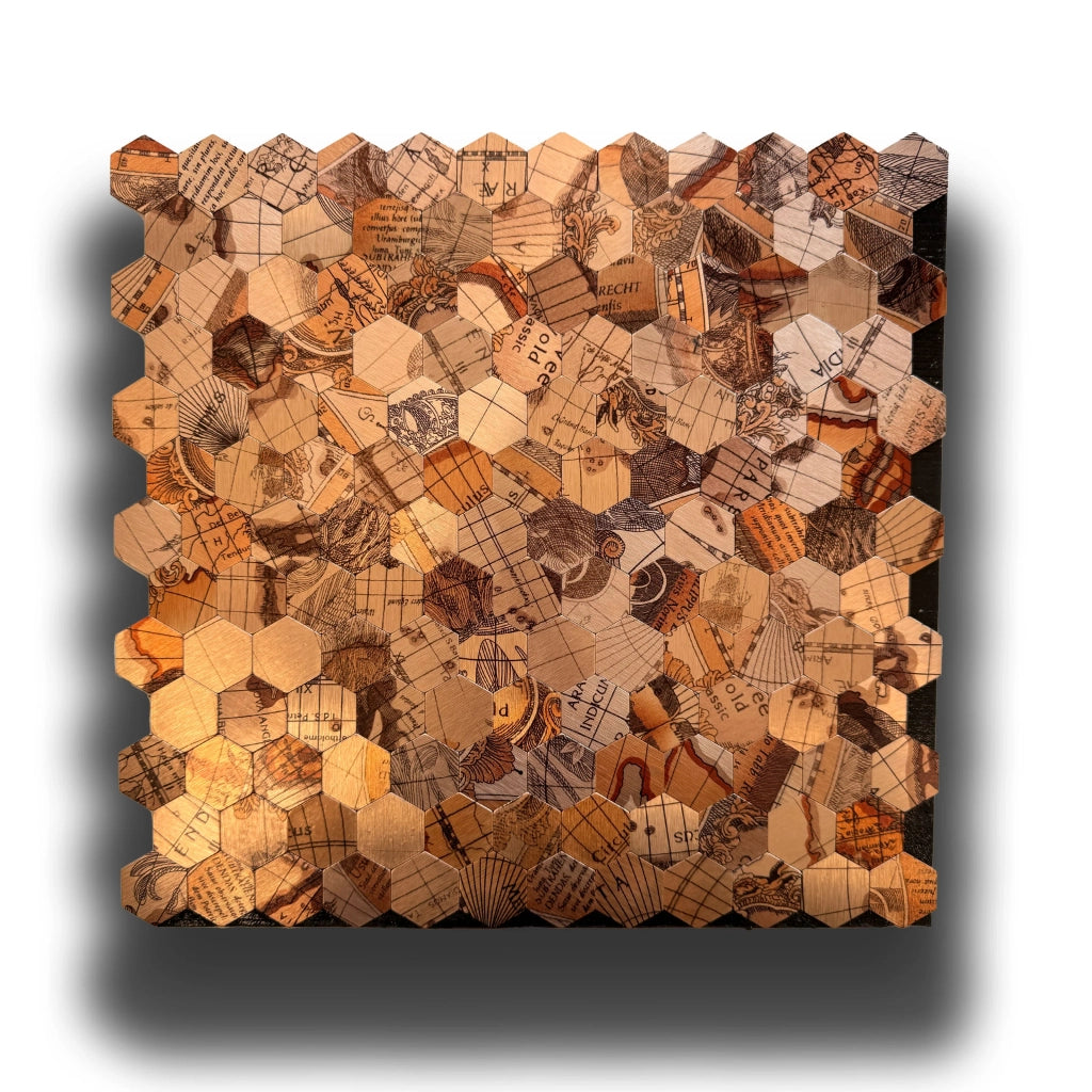 TOP! Piastrella autoadesiva in vero alluminio serigrafato esagoni OLD MAP 30x30cm (sp. 3mm) color RAME