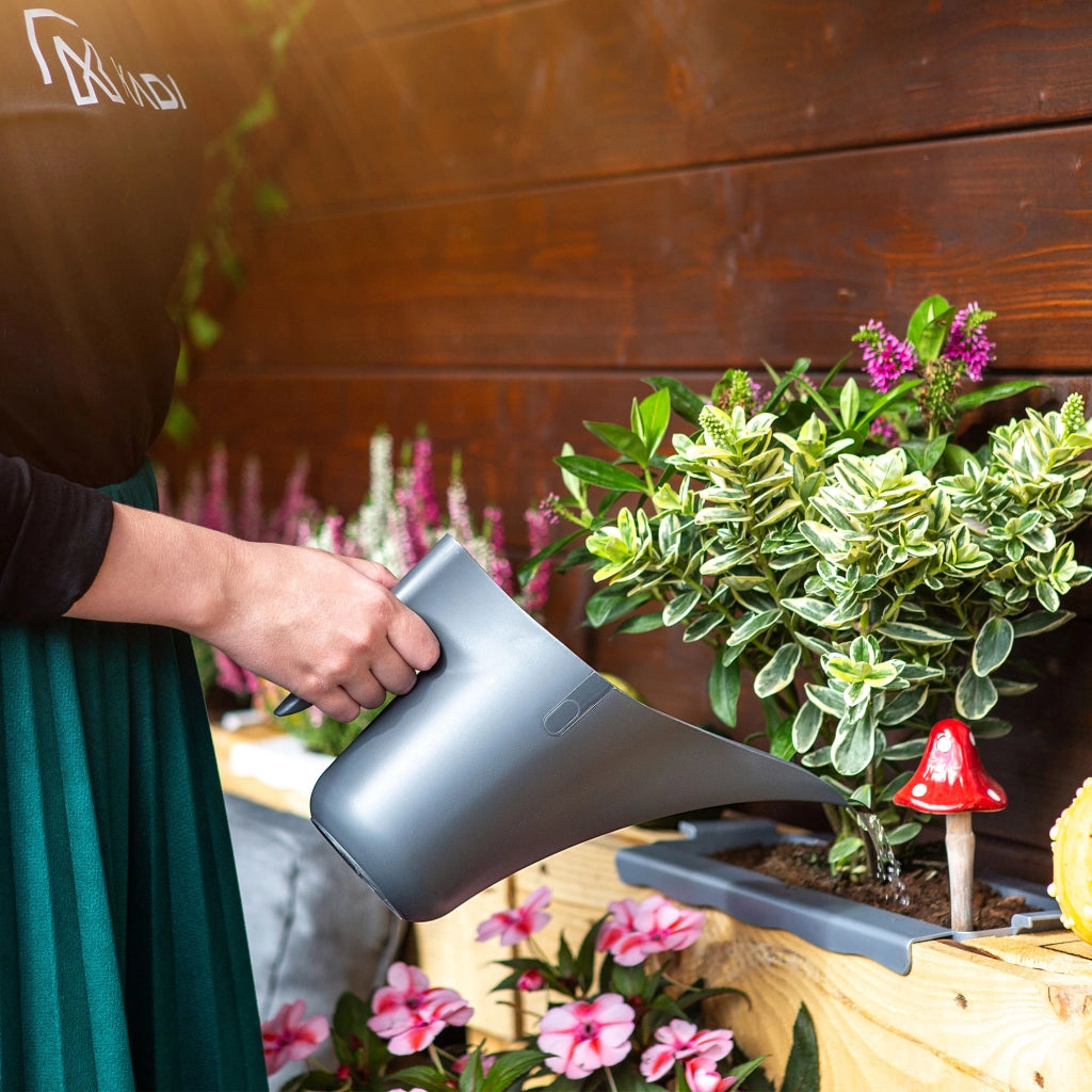 Annaffiatoio KADAX per giardino domestico, ideale per innaffiare fiori e piante, piccolo, in plastica, 1,2 litri.