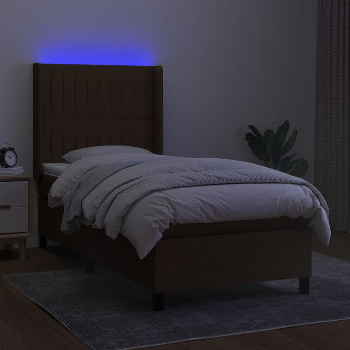 Letto a Molle Materasso e LED Marrone Scuro 90x200cm in Tessuto 3138448