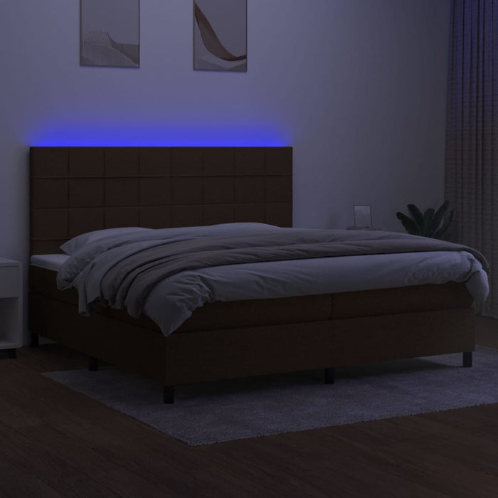 Letto a Molle Materasso e LED Marronescuro 200x200cm in Tessuto 3139224