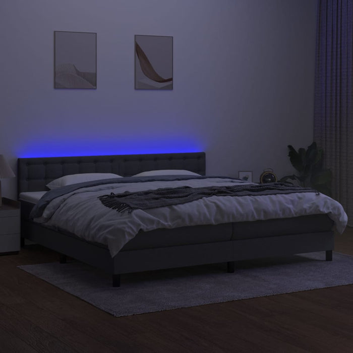 Letto a Molle Materasso e LED Grigio Scuro 200x200cm in Tessuto 3133502