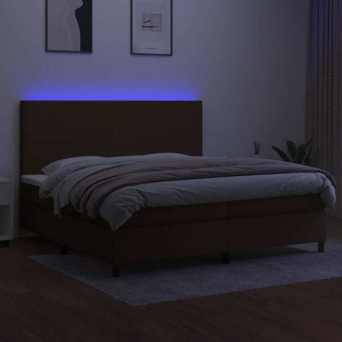 Letto a Molle Materasso e LED Marronescuro 200x200cm in Tessuto