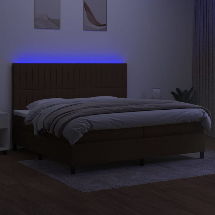 Letto a Molle Materasso e LED Marronescuro 200x200cm in Tessuto 3135064