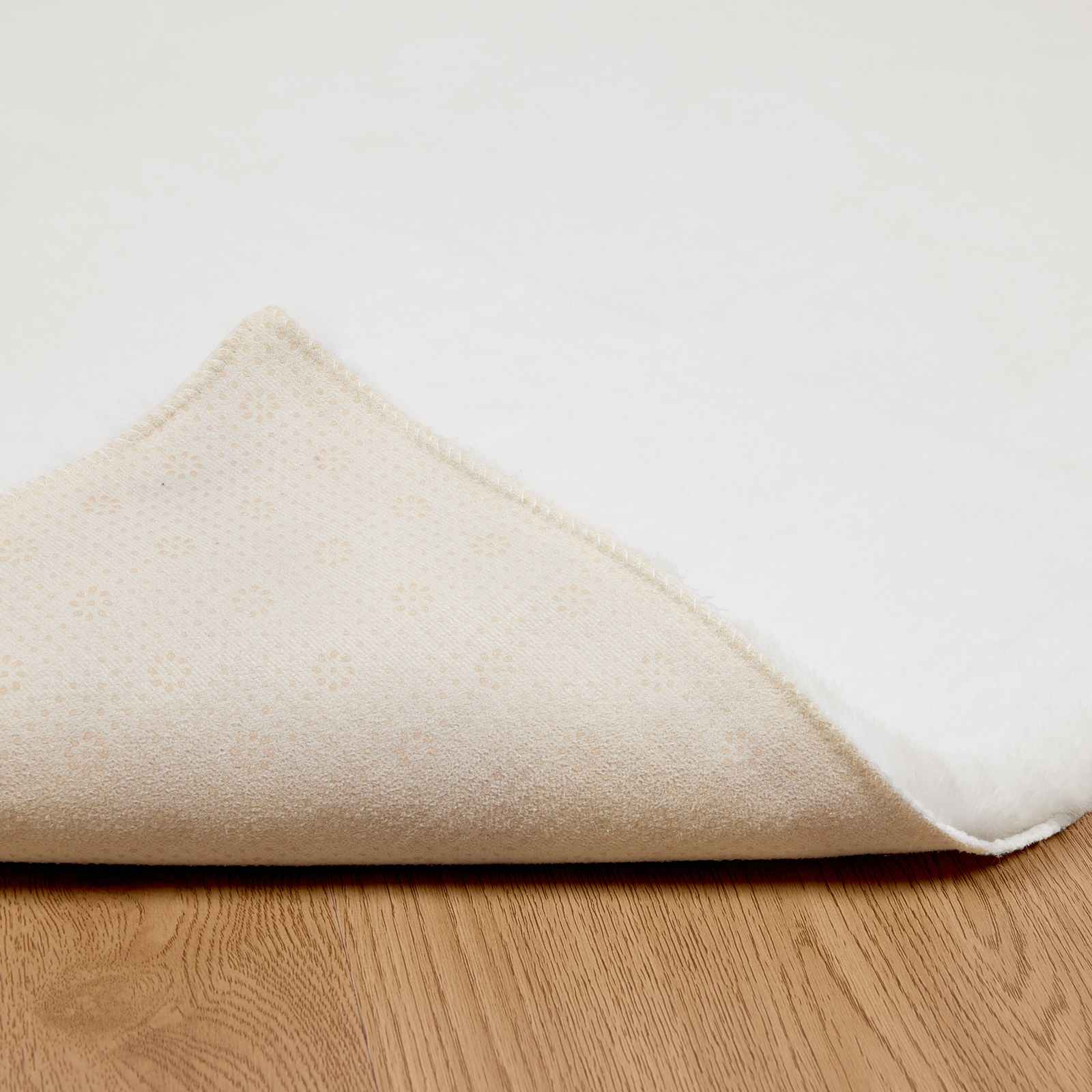 Tappeto in Pelliccia Sintetica di Coniglio Olite Bianco 42021617