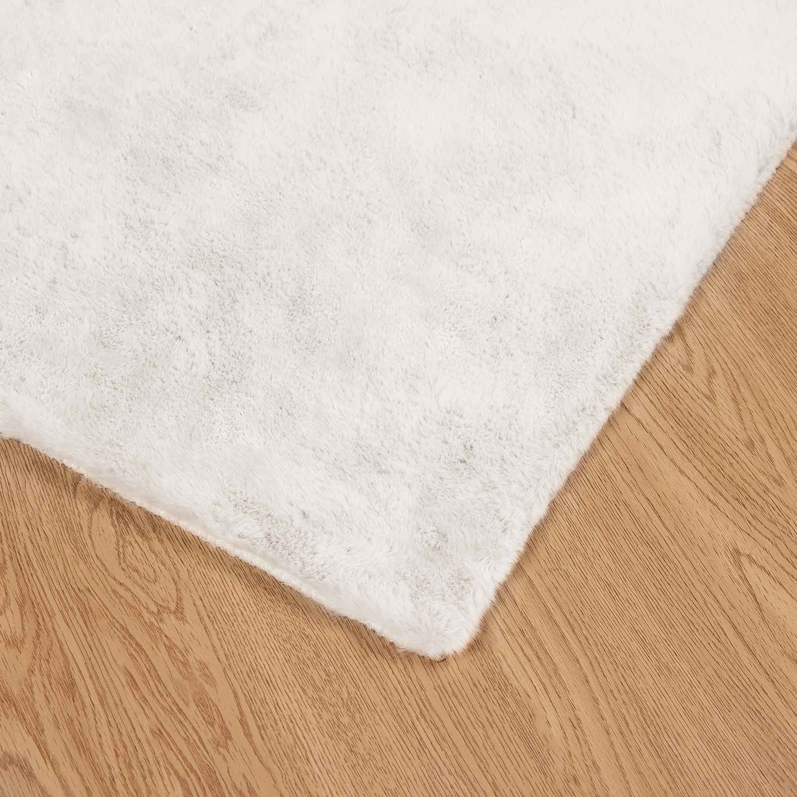 Tappeto in Pelliccia Sintetica di Coniglio Olite Crema 42021658