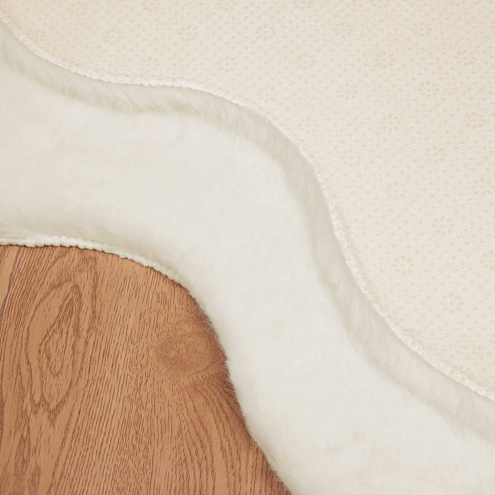 Tappeto in Pelliccia Sintetica di Coniglio Olite Crema 42021673