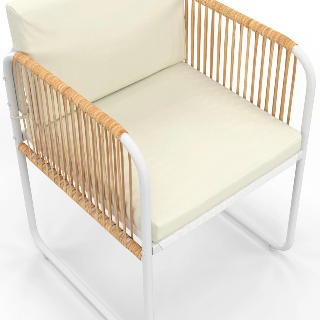 Set di 4 sedie Rio struttura in metallo bianco, corda effetto rattan chiaro e cuscini Beiges