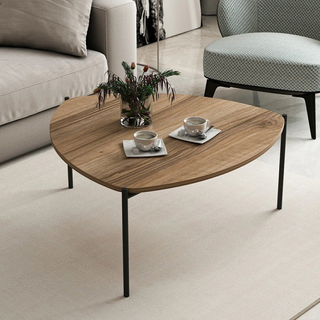 Tavolino Basso 'Gladsaxe' a Treppiedi - Piano Tavolo con Angoli Arrotondati -  color Noce [en.casa]