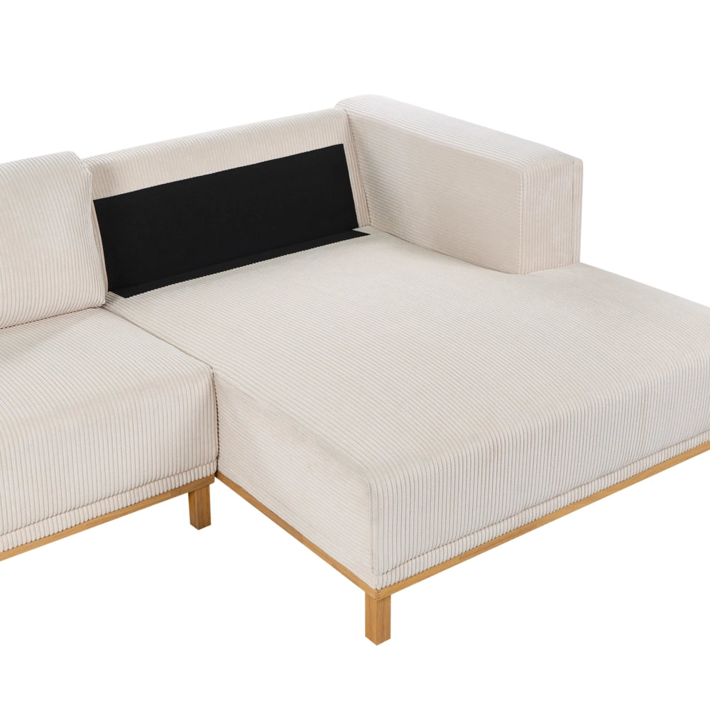 Divano angolare in velluto a 5 posti con braccioli e gambe in legno beige chiaro in stile moderno