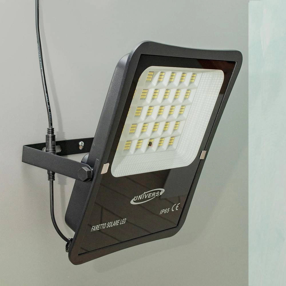 Trade Shop - Faro Con Pannello Solare Ip65 E Sensore Crepuscolare Proiettore 50 100 200 300w -