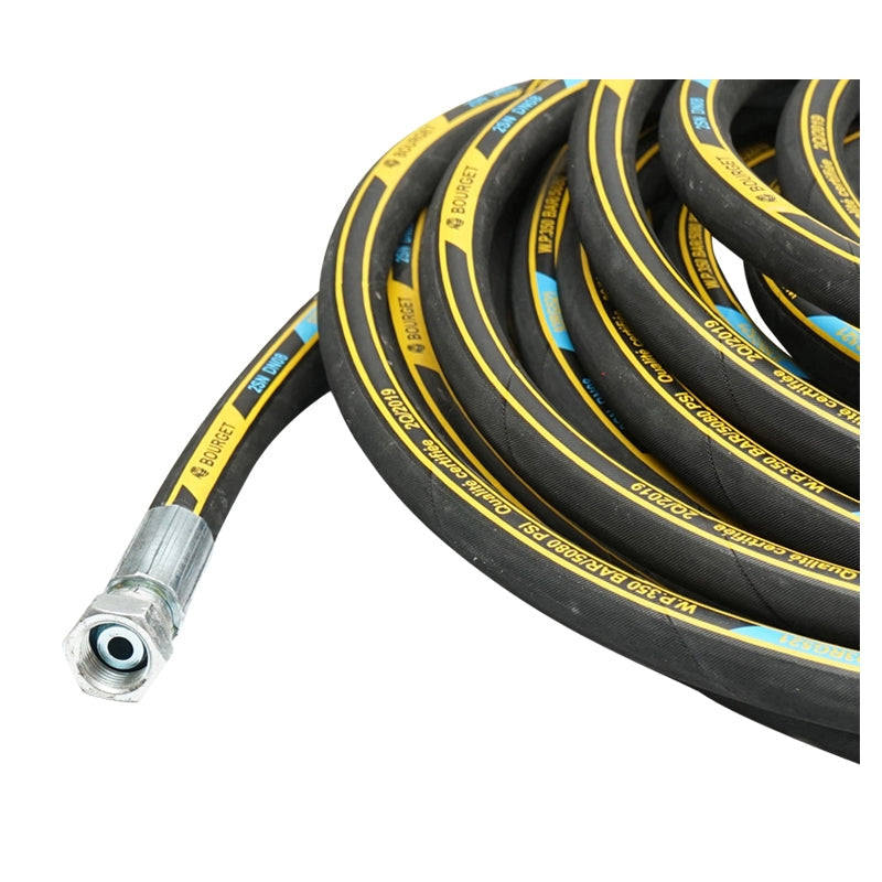 Rotolo di tubo flessibile DN8 1SN da 17 m con spina 22x1,5 mm e raccordo da 3/8 alle estremità