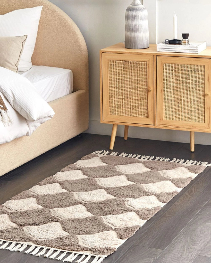 Tappeto in cotone con nappe e motivo a geometrico marrone e beige 80 x 150 cm soggiorno camera da letto
