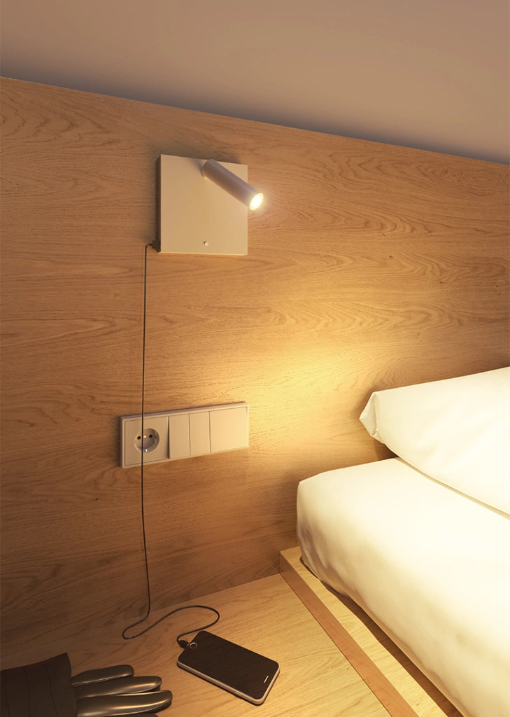 Applique LED da Parete Sweet Wall 4W 2700K 20° Orientabile con Caricatore Wireless USB-A/C Integrato Nero Opaco - Beneito & Faure