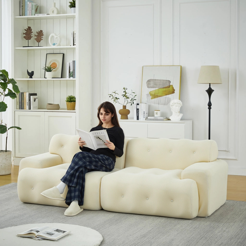 Divano a 2 posti in tessuto traspirante con braccioli larghi e supporto ergonomico beige 224 × 104 × 66 cm