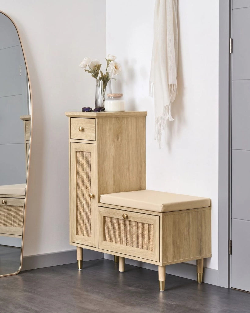 Panca Porta Scarpe con Contenitore Struttura in Truciolare Gambe in Legno di Pino 2 Ripiani Cassetto e Seduta per Ingresso Marrone Chiaro