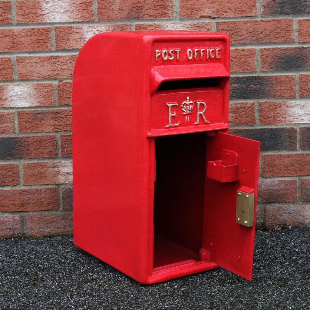 Cassetta Postale per le Lettere in Stile Britannico Inglese in Ghisa da Esterno Bocchetta Lettere Standard UK - con Piedistallo - Rosso