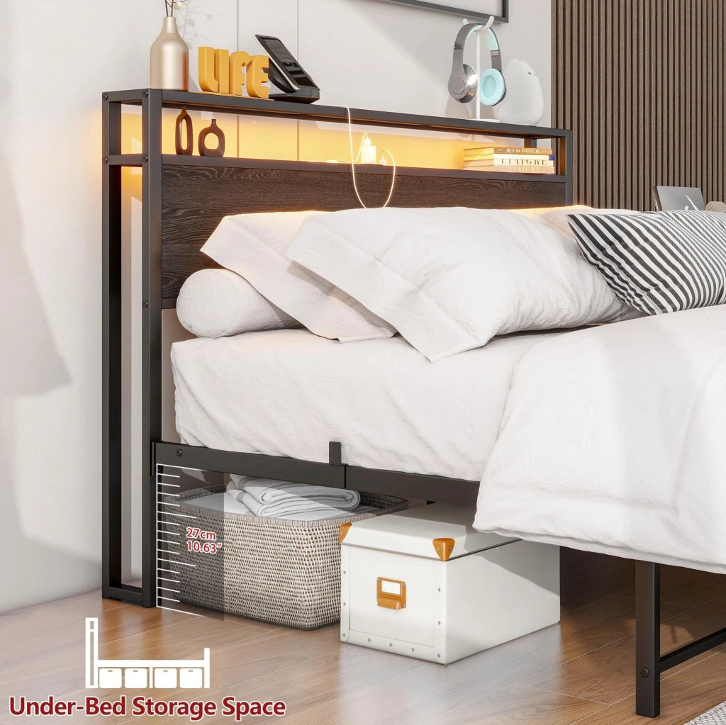 Letto ULEVR 140x200 cm in metallo e MDF nero con testiera a 2 ripiani, USB e presa integrata