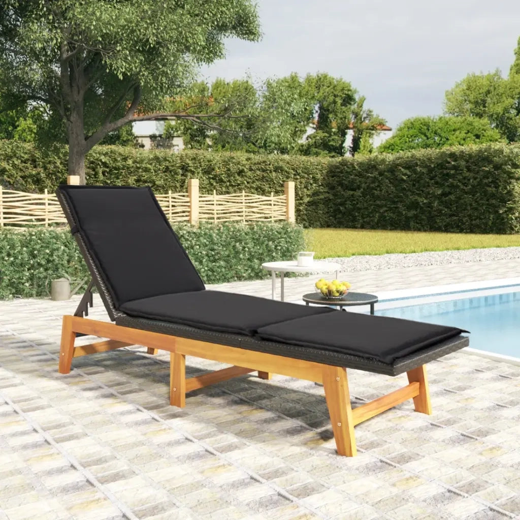 Lettino Prendisole | Sdraio con Cuscino Nero Marrone Polyrattan e Massello di Acacia
