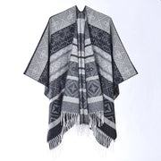Sciarpa spessa in maglia jacquard con nappe