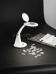Lampada da tavolo in plastica bianco lucido Miniclose LED 6,5W 3000K CRI?80 220-240V 50/60Hz 520Lm Interruttore sulla base Lente 3 + 12 diottrie