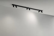 Plafoniera 10S48175 N in metallo verniciato nero opaco, 6 luci orientabili GU10, design moderno ed essenziale per illuminazione indoor - Perenz