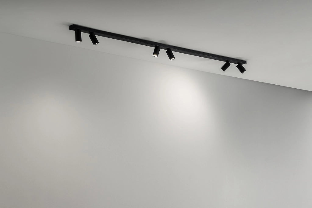 Plafoniera 10S48175 N in metallo verniciato nero opaco, 6 luci orientabili GU10, design moderno ed essenziale per illuminazione indoor - Perenz