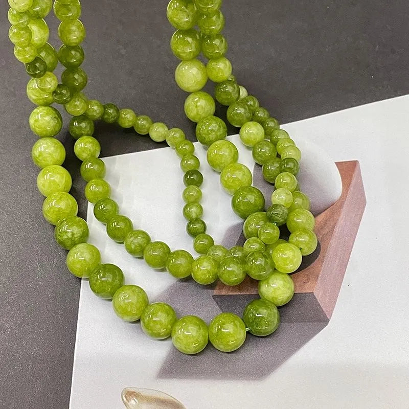 Collana con perline di agata verde: gioiello in pietra naturale realizzato a mano