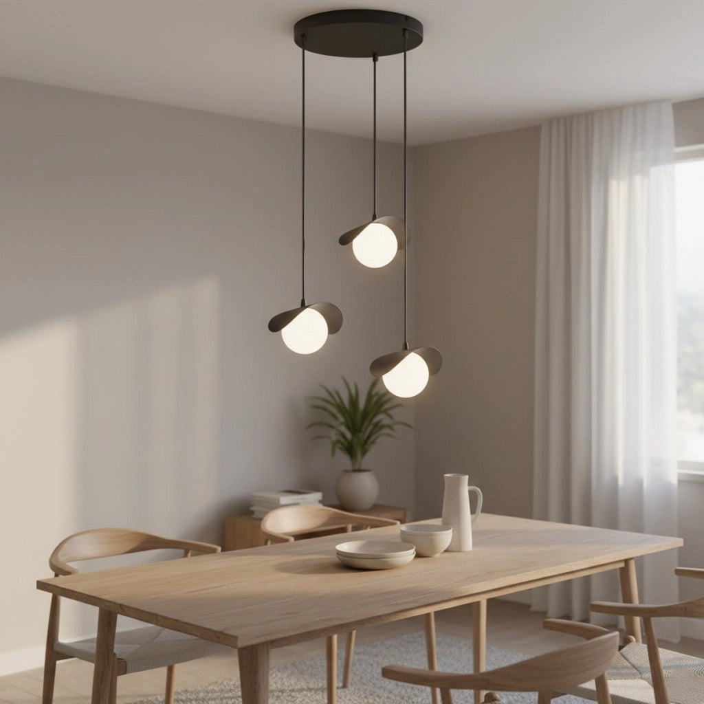 Lampada a sospensione Ritual a tre luci in acciaio nero e vetro