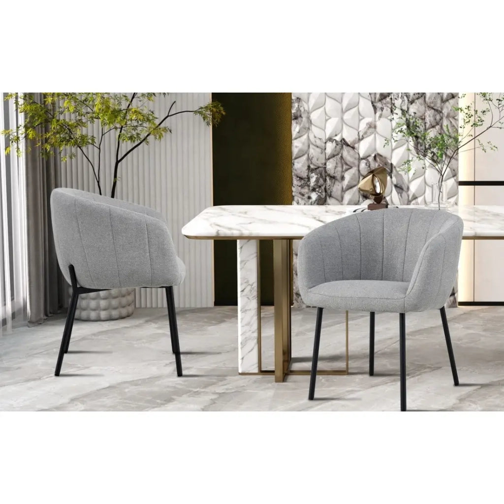 Sedia SEVILLE – Tessuto grigio chiaro – Piedi in metallo nero – H79 x L57 x P62 cm