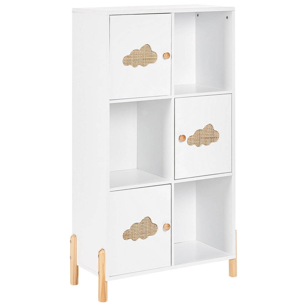 Libreria in MDF bianco con gambe in legno di pino per la cameretta dei bambini con motivo a nuvola.