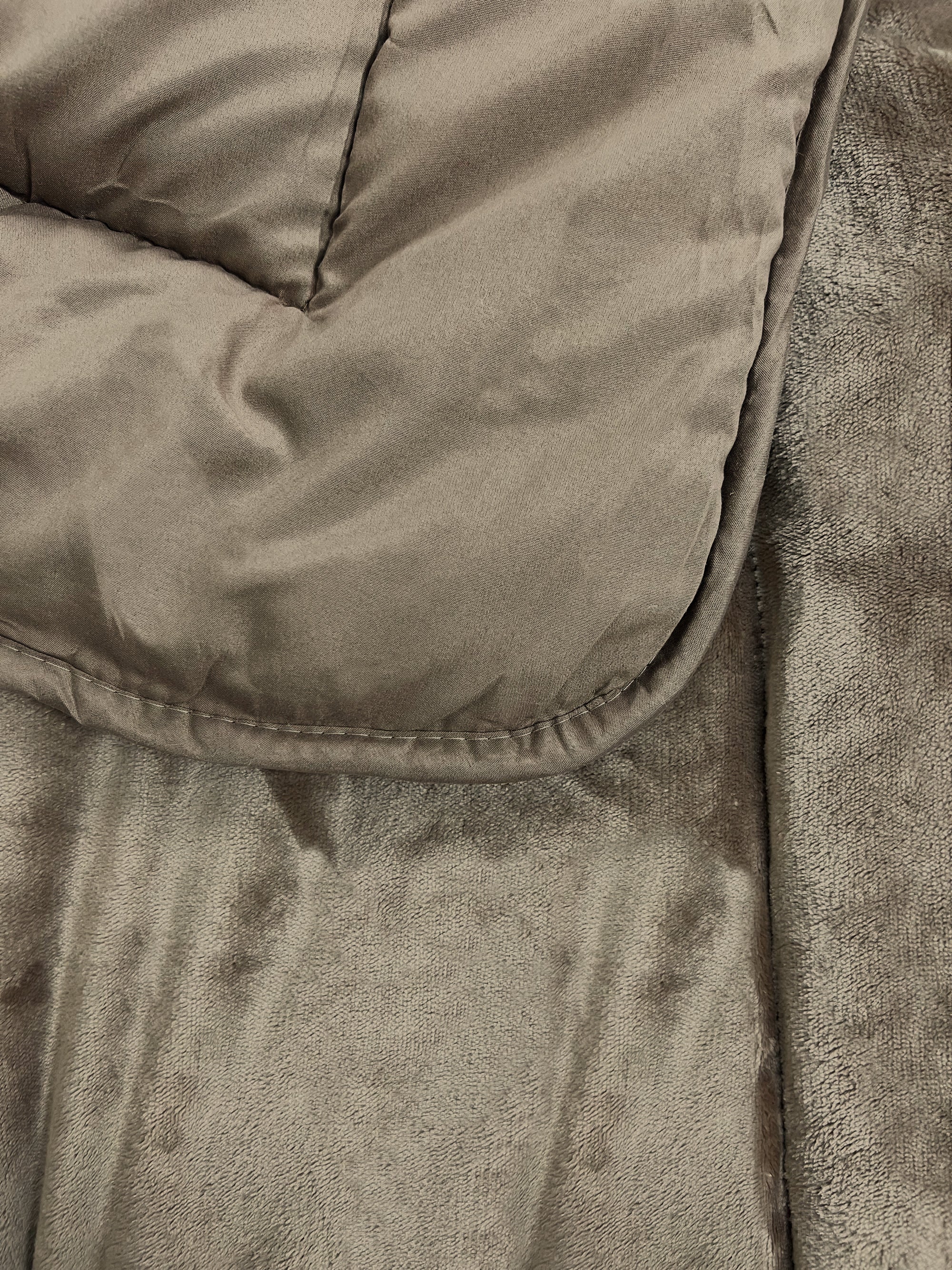 Trapunta Piumone Invernale In Tessuto Flanellato Effetto Velluto 550 Gr-Mq Tortora - Matrimoniale