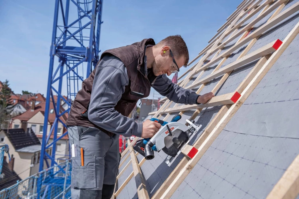 Bosch Professional 18V System Sega circolare a batteria GKS 18V 57-2 (lama da 165 mm, profondità di taglio 57 mm, incl. L-BOXX, senza batteria/caricabatteria)