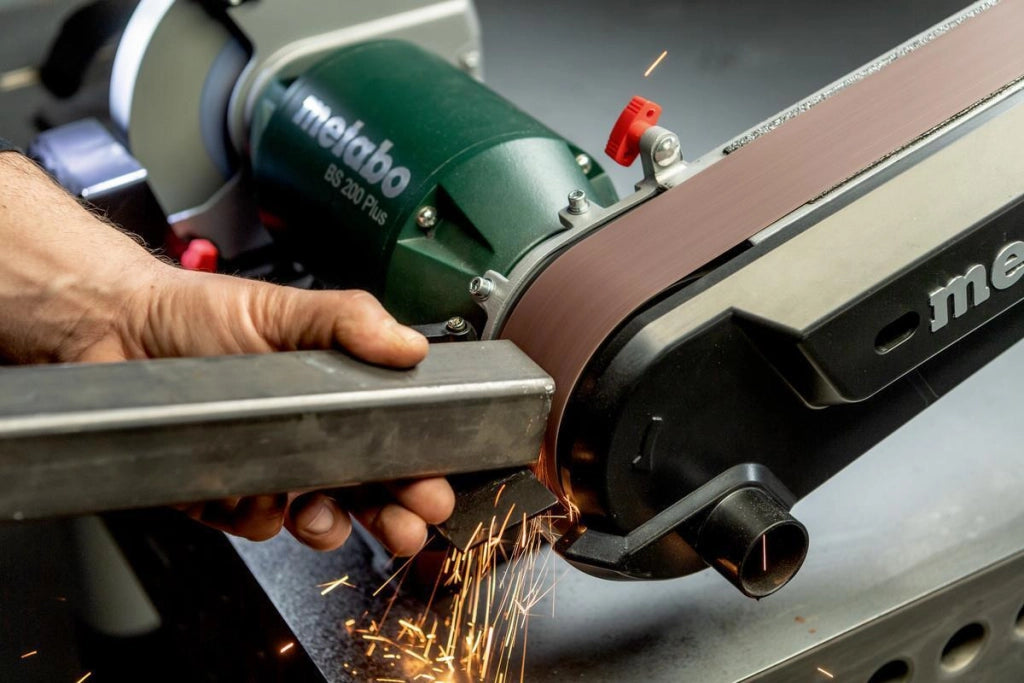 Metabo BS 200 PLUS Levigatrice Combinata a Nastro 600W 2980 rpm mola 200mm nastro 50x1000mm colore Nero Verde Grigio