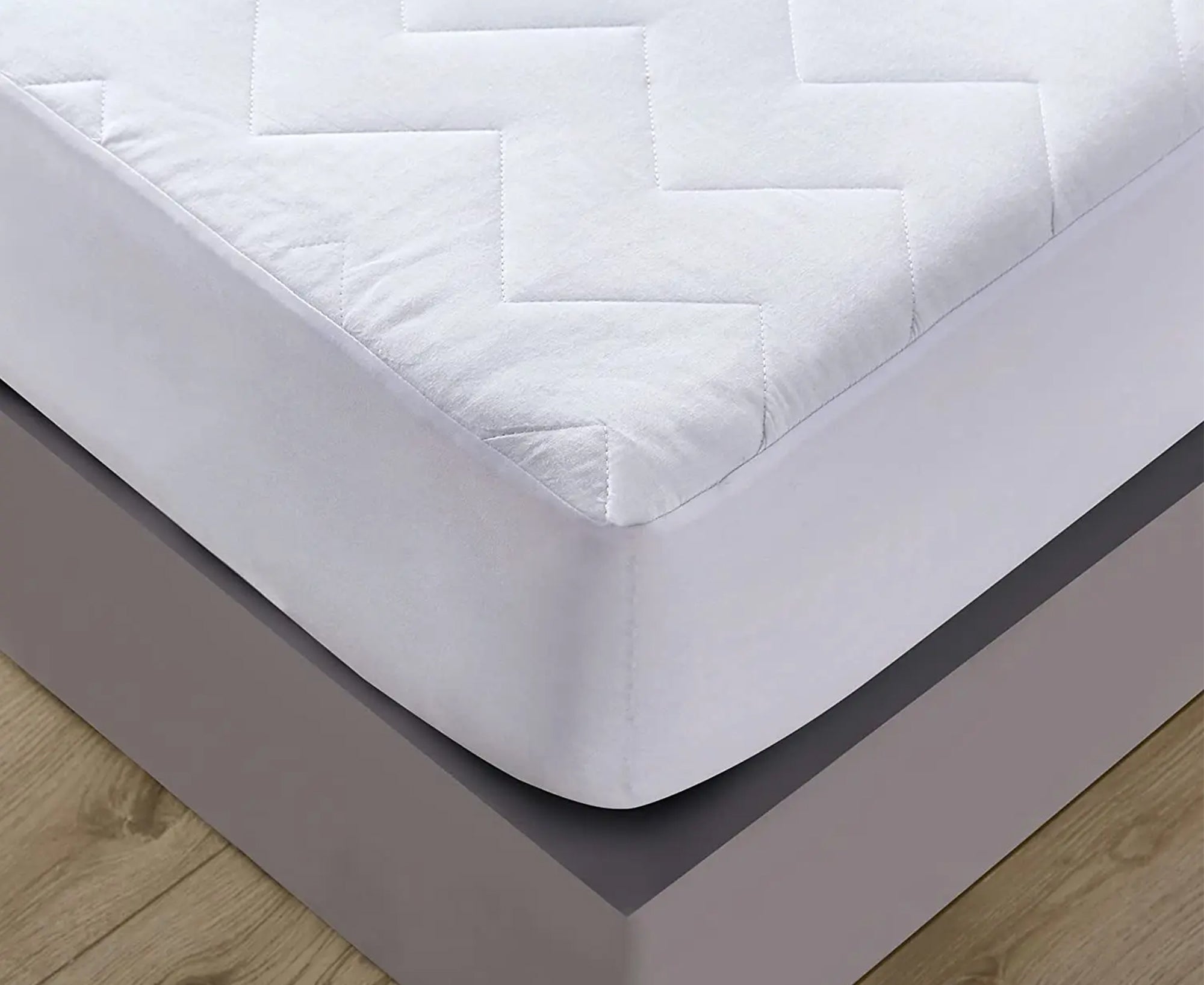 Coprimaterasso Trapuntato Con Angoli Elasticizzati Anallergico Traspirante Lenzuolo SalvaMaterasso Silenzioso - Bianco - Matrimoniale