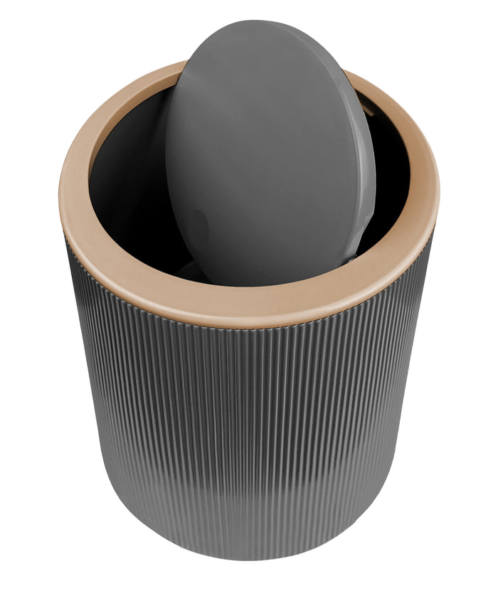 Set Completo Accessori Bagno 5 Pezzi Design Moderno In Plastica Incluso Cestino Pattumiera,Dispenser Sapone Portascopino Con Scopino Incluso ,PortaSaponetta,Porta Spazzolini - Grigio