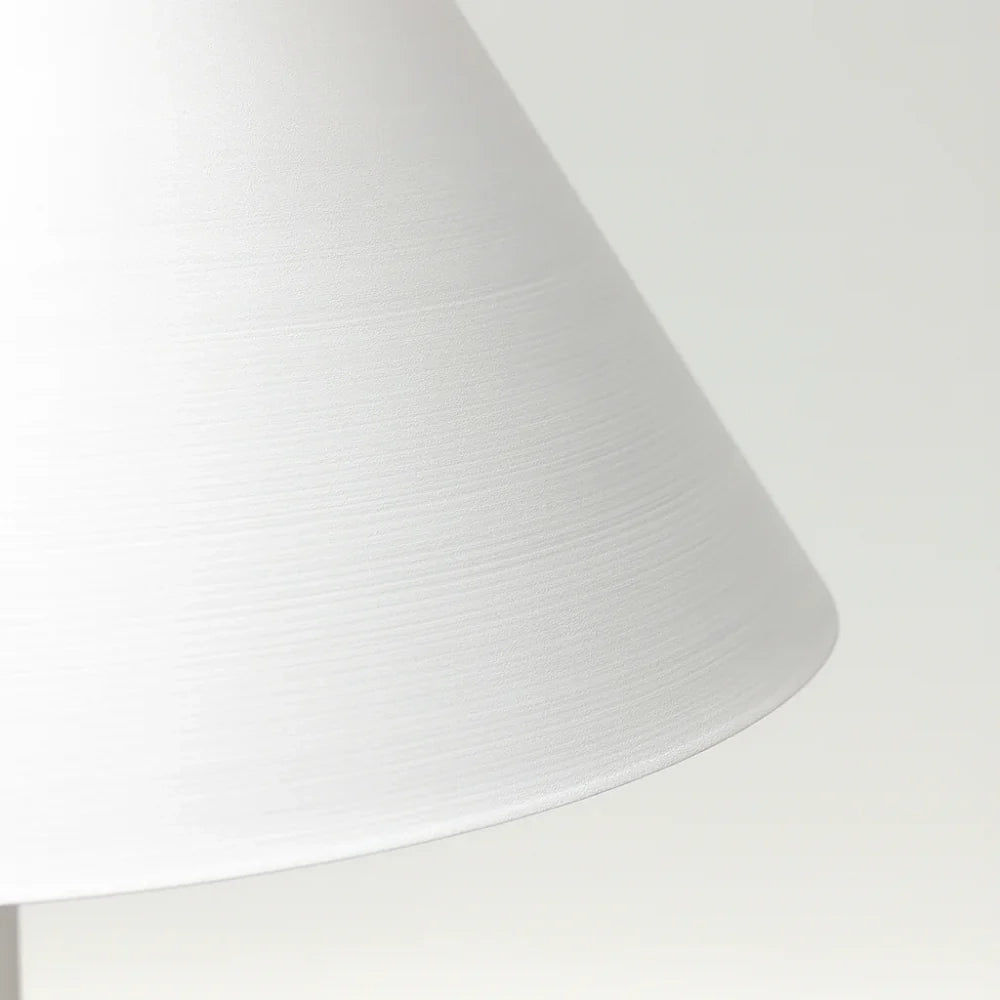 Lampada da terra Kone in metallo bianco | Duzzle