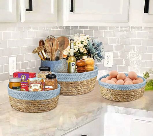 Set 3 Cestini In Corda Di Cotone e Paglia Portaoggetti Moderni Bicolore Design Elegante Contenitori Impilabili Organizzazione Cestino Bagno Porta Lavette Accessori Stoccaggio Organizer Casa  - LuandaAzzurro