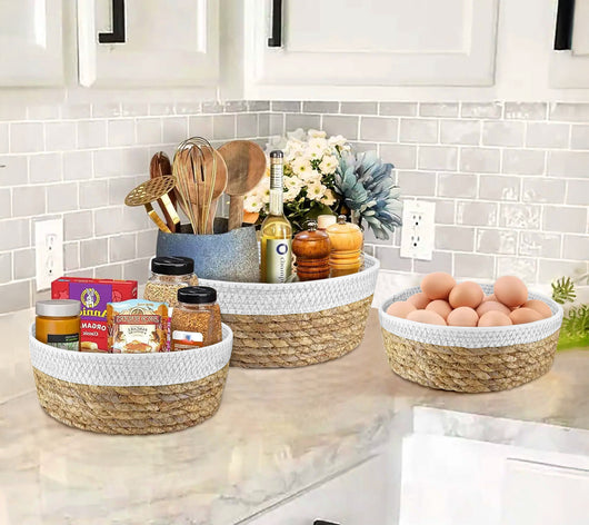 Set 3 Cestini In Corda Di Cotone e Paglia Portaoggetti Moderni Bicolore Design Elegante Contenitori Impilabili Organizzazione Cestino Bagno Porta Lavette Accessori Stoccaggio Organizer Casa  - LuandaBianco