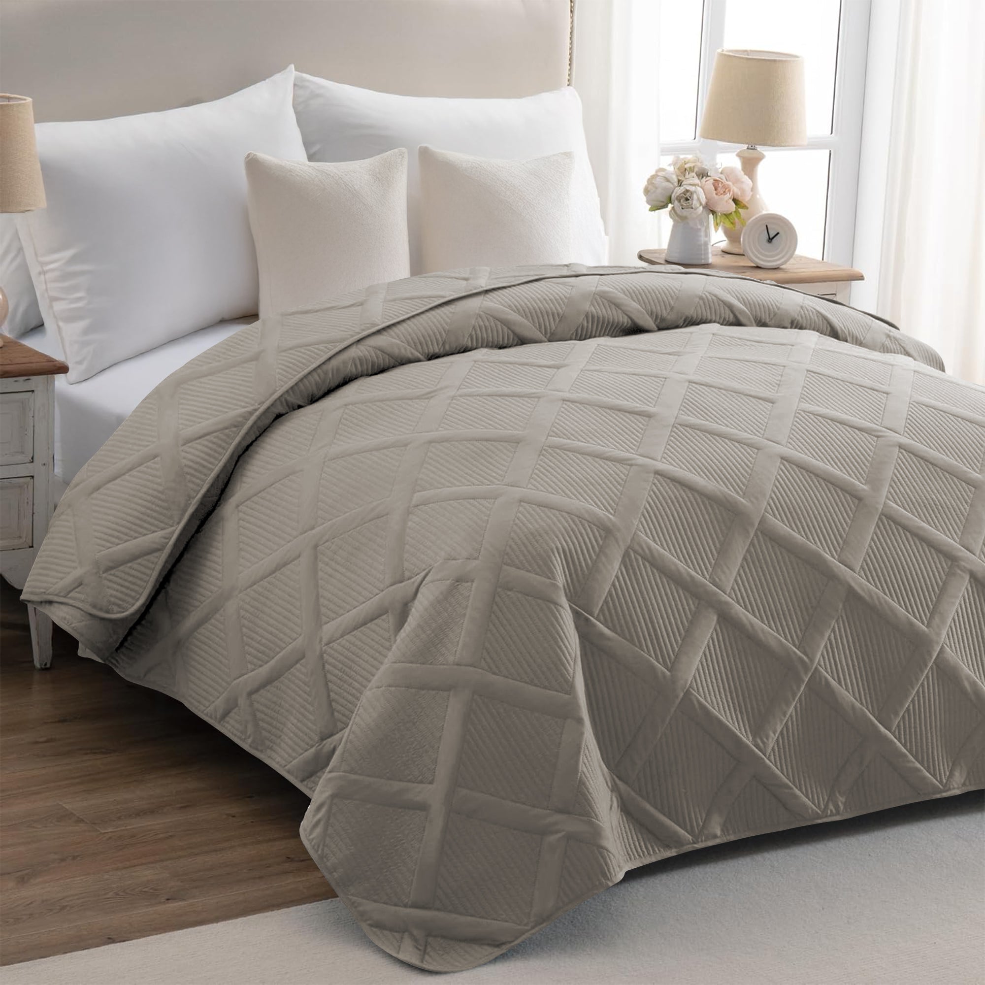 Copriletto Trapuntato Matrimoniale Elegante Trapuntino Lavorazione Intrecciata Due Piazze Trapunta Coperta Leggera Coperta Letto Leggera Primavera Estate  - Tortora