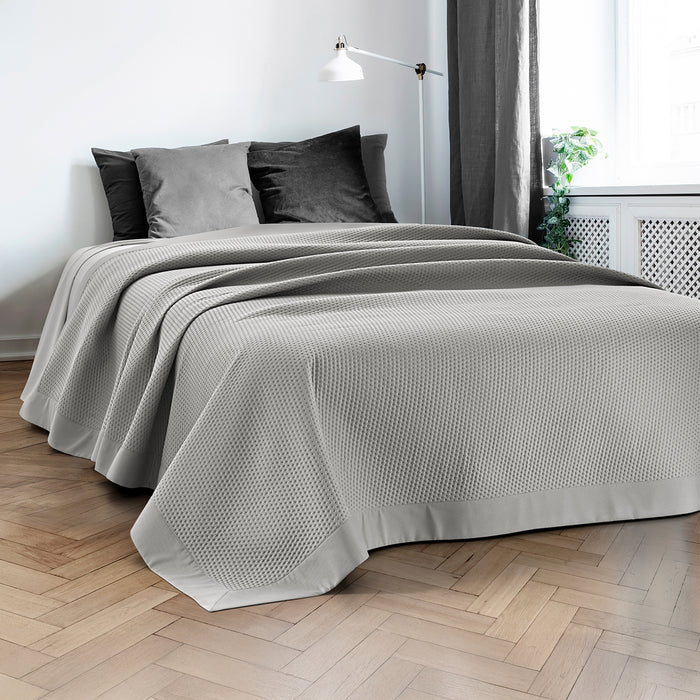Trapuntino Matrimoniale Elegante Copriletto Con Balza Applicata Trapuntatura Pinsonic Tinta Unita Due Piazze Coperta Letto Leggera Primavera Estate Trapunta  GrigioChiaro