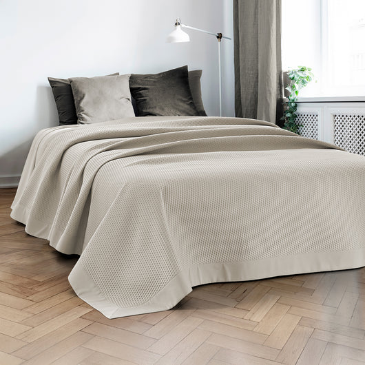 Trapuntino Matrimoniale Elegante Copriletto Con Balza Applicata Trapuntatura Pinsonic Tinta Unita Due Piazze Coperta Letto Leggera Primavera Estate Trapunta  Panna