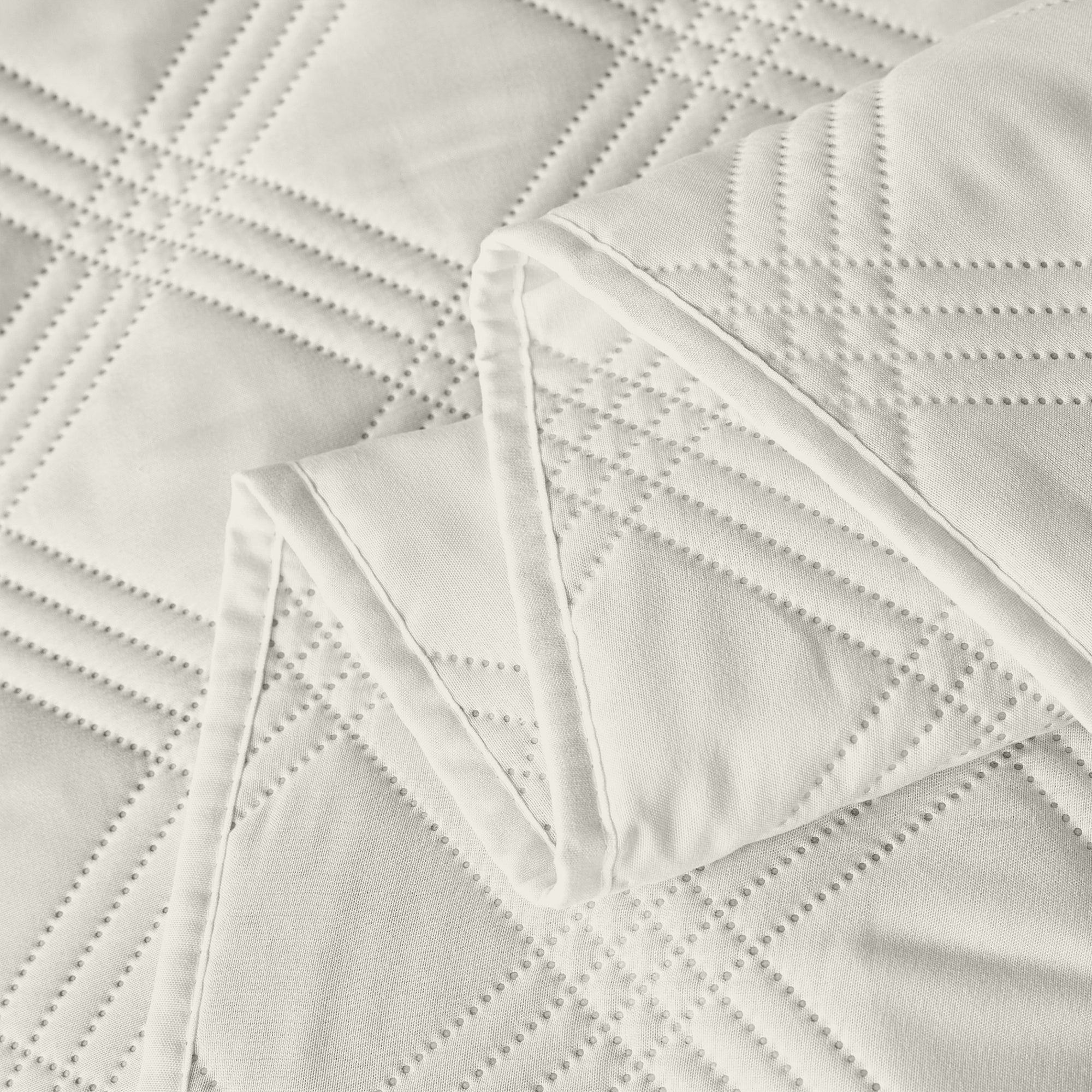 Copriletto Trapuntato Matrimoniale Elegante Trapuntino Microfibra Effetto Raso Due Piazze Coperta Letto Leggera Primavera Estate Trapunta Coperta Leggera  Crema