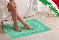 Tappeto Bagno Assorbente In Spugna Varie Misure Da Scendidoccia A Tappeto Grande Lavorazione Jacquard Tinta Unita Ricamo Cornice Lavabile Lavatrice AcquaMarina - TappetoBagno60x90