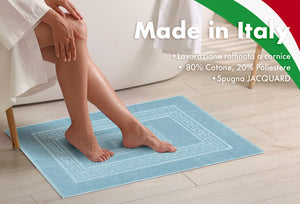 Tappeto Bagno Assorbente In Spugna Varie Misure Da Scendidoccia A Tappeto Grande Lavorazione Jacquard Tinta Unita Ricamo Cornice Lavabile Lavatrice Azzurro - TappetoBagno60x90